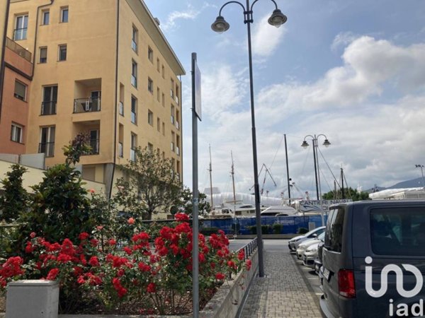 appartamento in vendita a Genova in zona Sestri Ponente