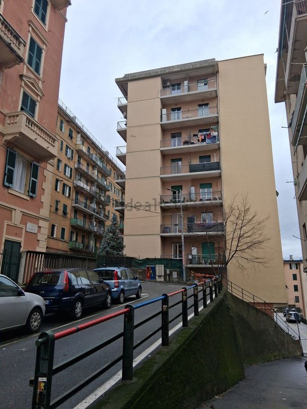 appartamento in vendita a Genova in zona Marassi