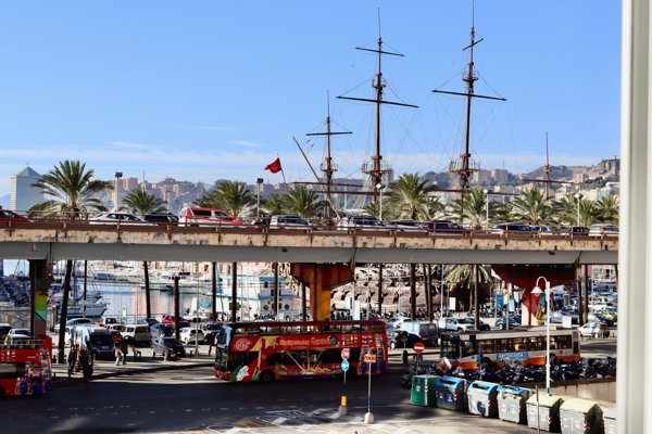 appartamento in vendita a Genova in zona Sottoripa / Maddalena / Molo