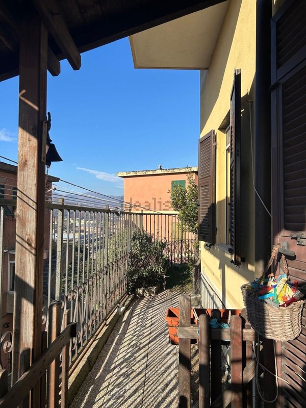 appartamento in vendita a Genova in zona Bolzaneto