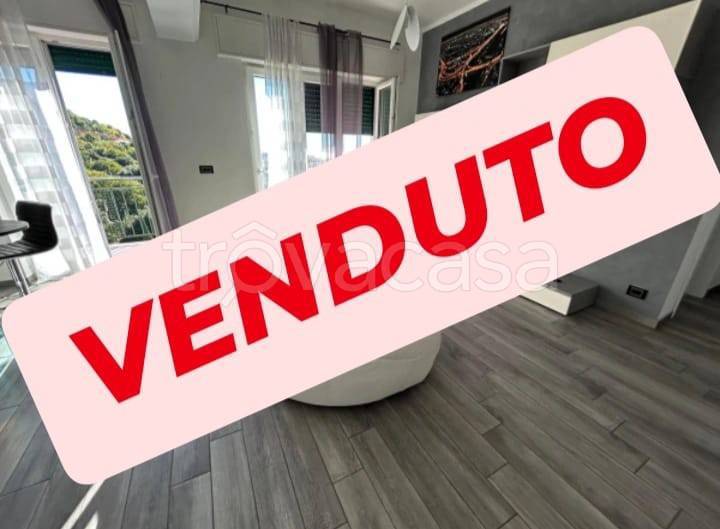 appartamento in vendita a Genova in zona Sestri Ponente