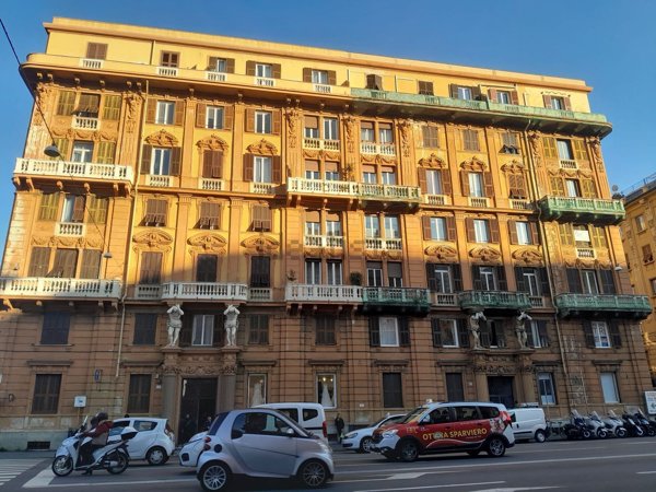 appartamento in vendita a Genova in zona Foce