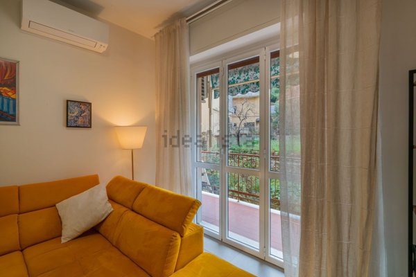 appartamento in vendita a Genova in zona Quarto dei Mille