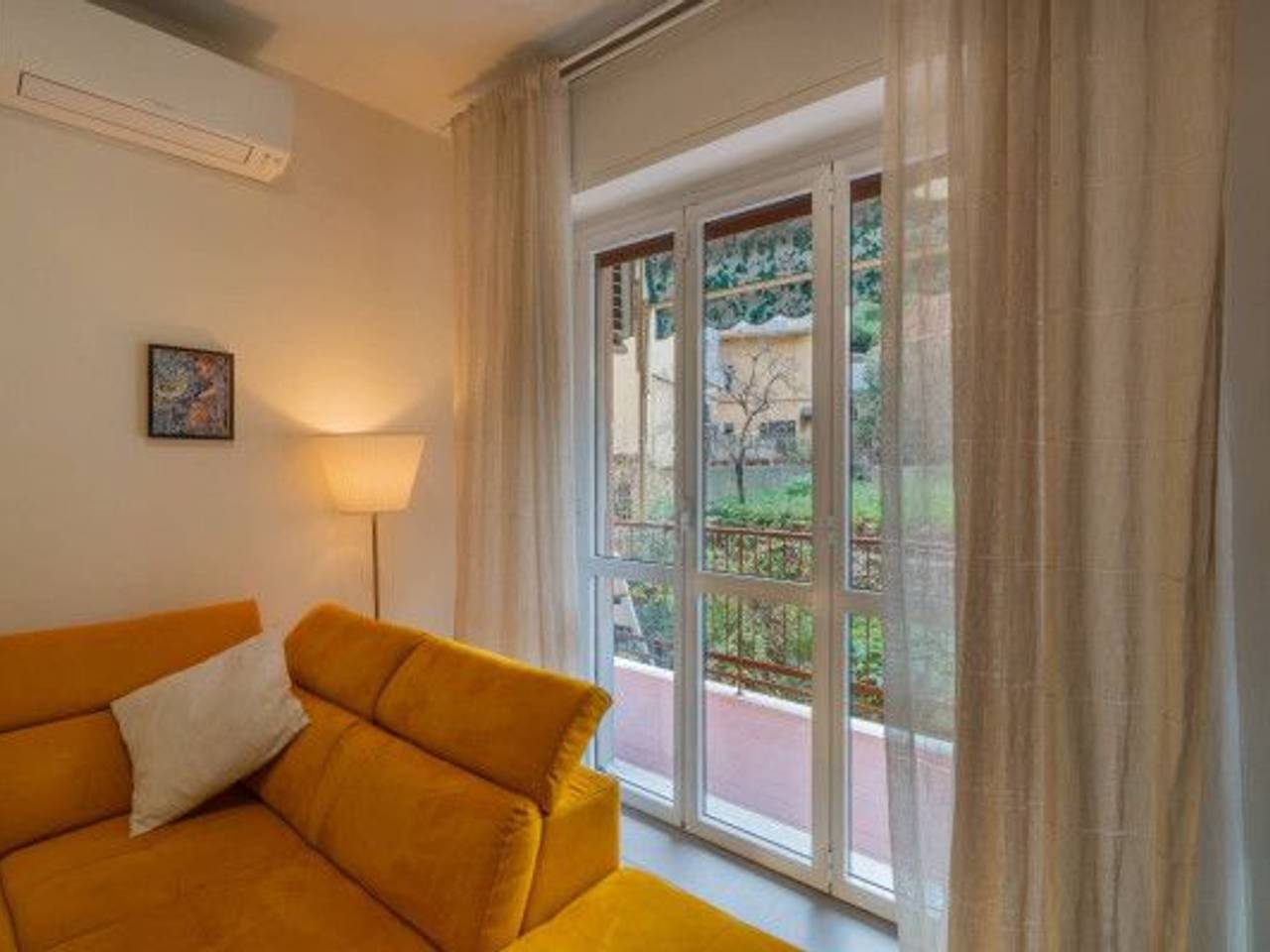 appartamento in vendita a Genova in zona Quarto dei Mille