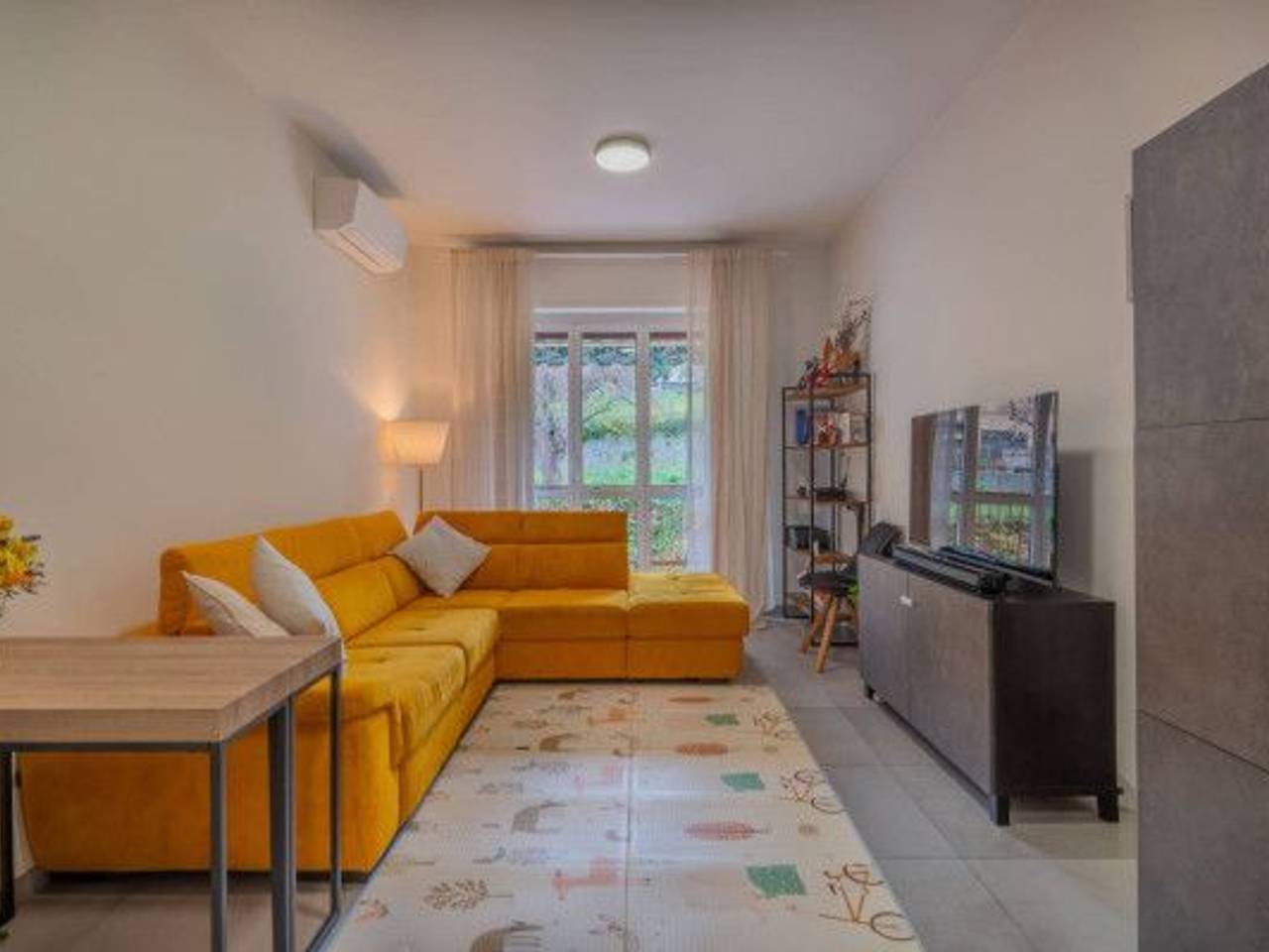 appartamento in vendita a Genova in zona Quarto dei Mille