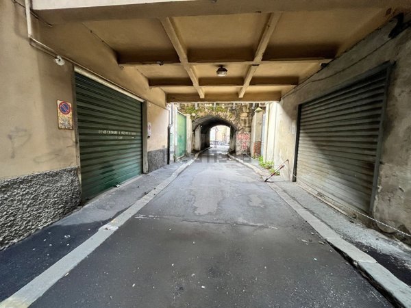 locale di sgombero in vendita a Genova in zona Sampierdarena