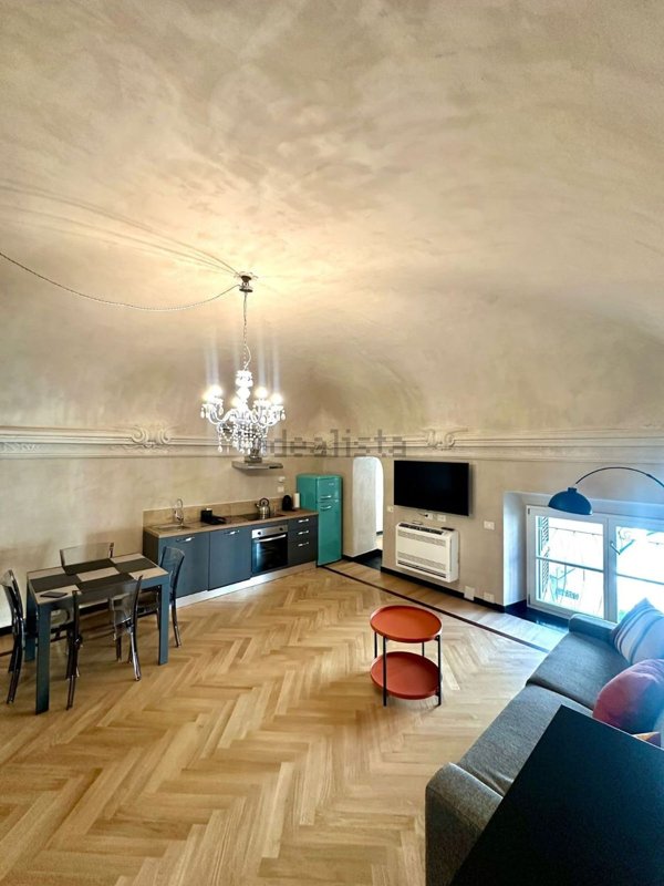 appartamento in vendita a Genova in zona Sottoripa / Maddalena / Molo