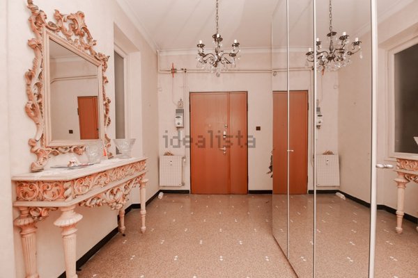 appartamento in vendita a Genova in zona Sestri Ponente