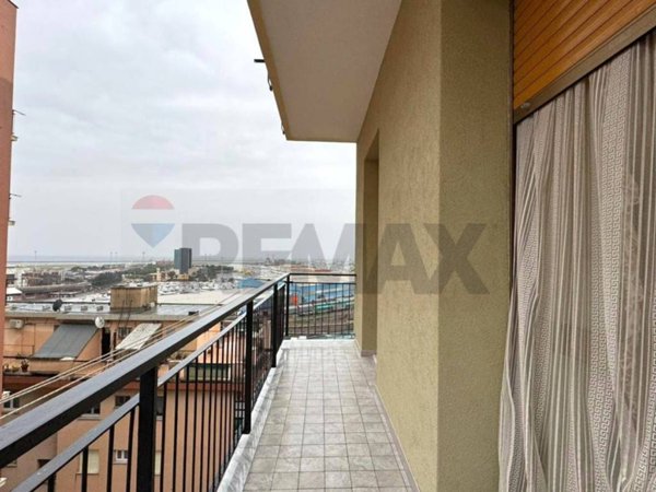 appartamento in vendita a Genova in zona Sestri Ponente
