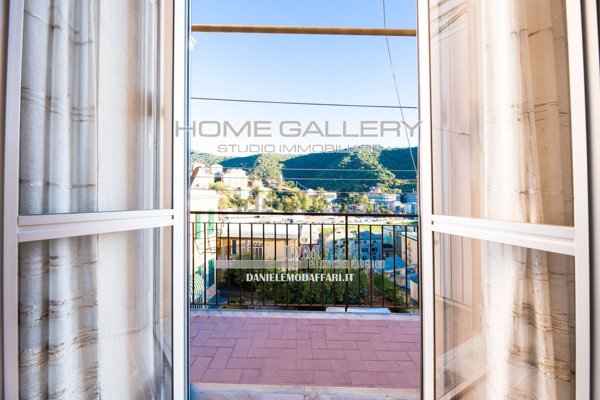 appartamento in vendita a Genova in zona Molassana