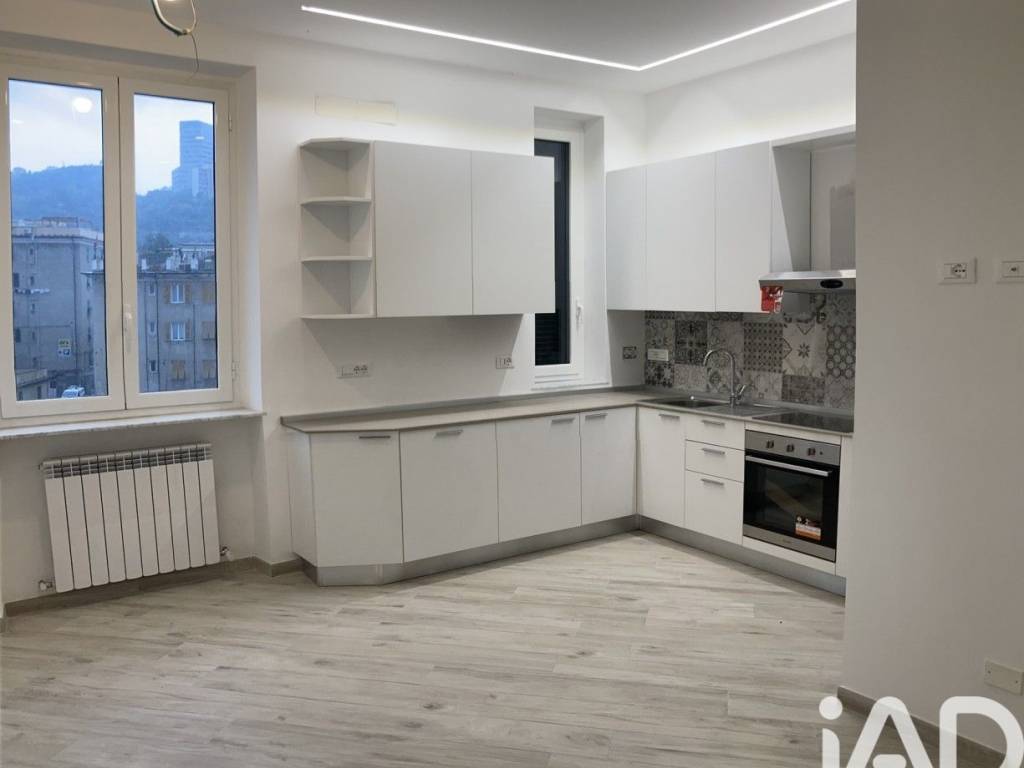 appartamento in vendita a Genova in zona Sestri Ponente