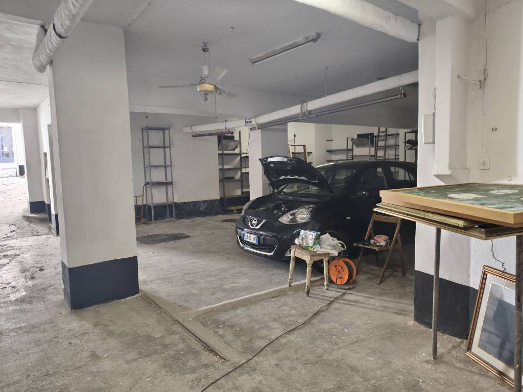 locale commerciale in vendita a Genova in zona San Martino