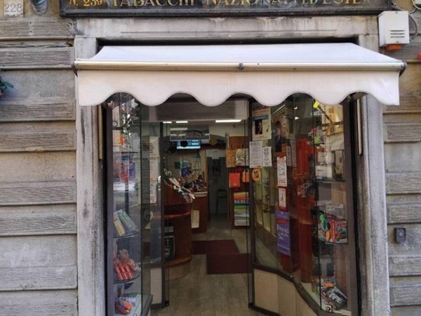 negozio in vendita a Genova in zona Nervi