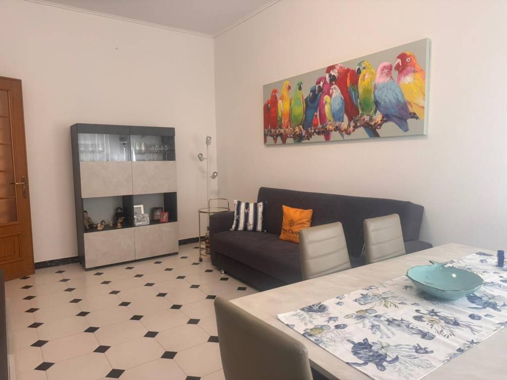 appartamento in vendita a Genova in zona Rivarolo