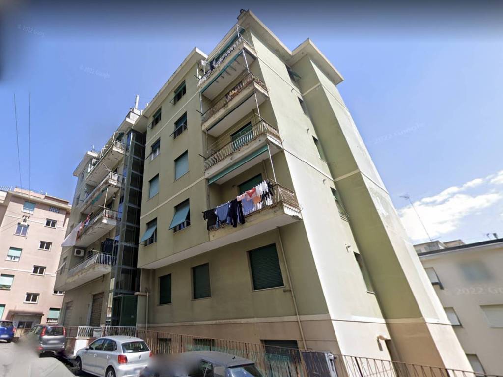 appartamento in vendita a Genova in zona Rivarolo
