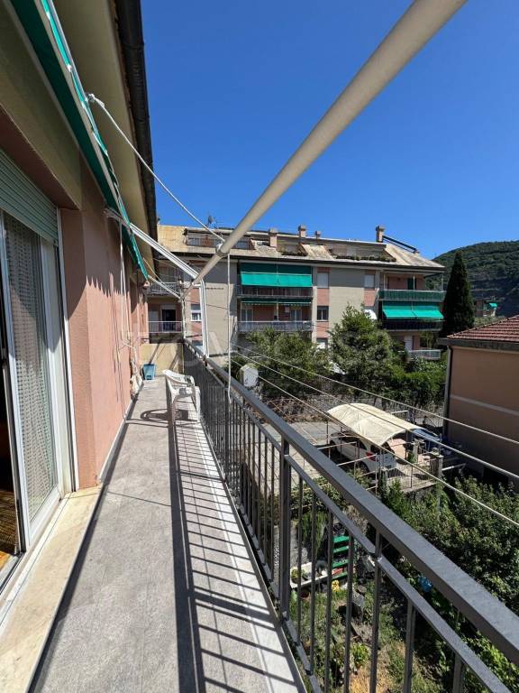 appartamento in vendita a Genova in zona Molassana