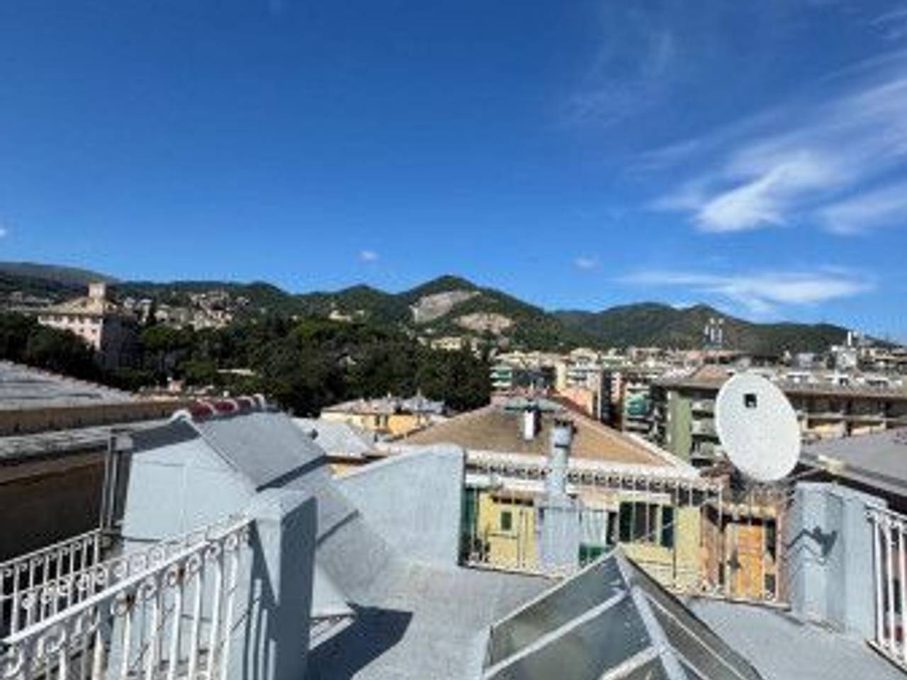 appartamento in vendita a Genova in zona Sestri Ponente