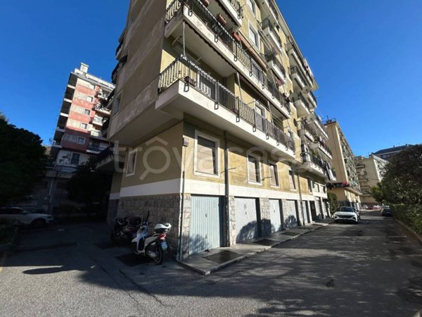 appartamento in vendita a Genova in zona Sestri Ponente