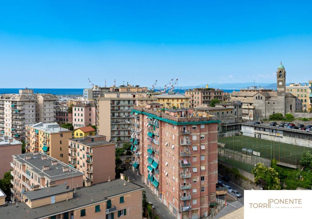 appartamento in vendita a Genova in zona Sestri Ponente