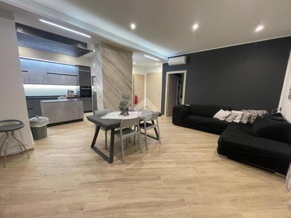 appartamento in vendita a Genova in zona Sestri Ponente