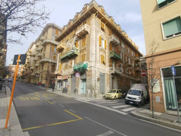 appartamento in vendita a Genova in zona Sestri Ponente