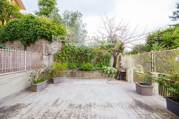 appartamento in vendita a Genova in zona Sturla