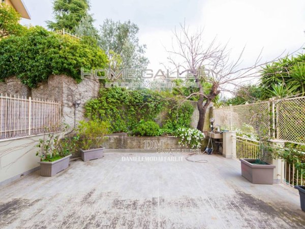 appartamento in vendita a Genova in zona Sturla