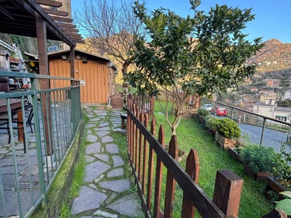 casa indipendente in vendita a Genova in zona San Desiderio