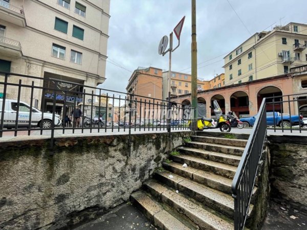 casa indipendente in vendita a Genova in zona Sampierdarena