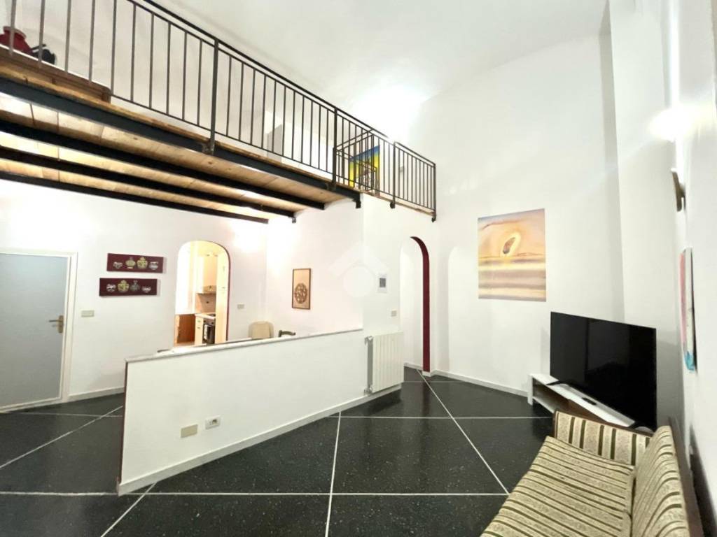 appartamento in vendita a Genova in zona Sottoripa / Maddalena / Molo