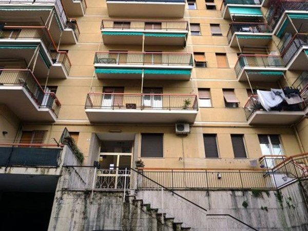 appartamento in vendita a Genova in zona Rivarolo