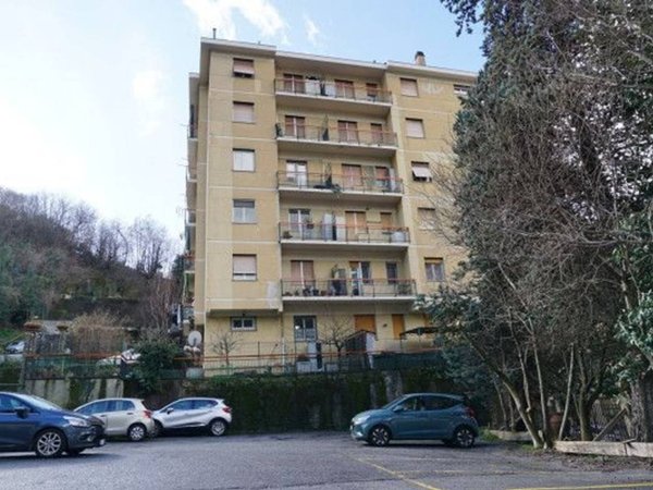 appartamento in vendita a Genova in zona Rivarolo