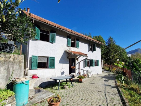 casa indipendente in vendita a Genova in zona Bolzaneto