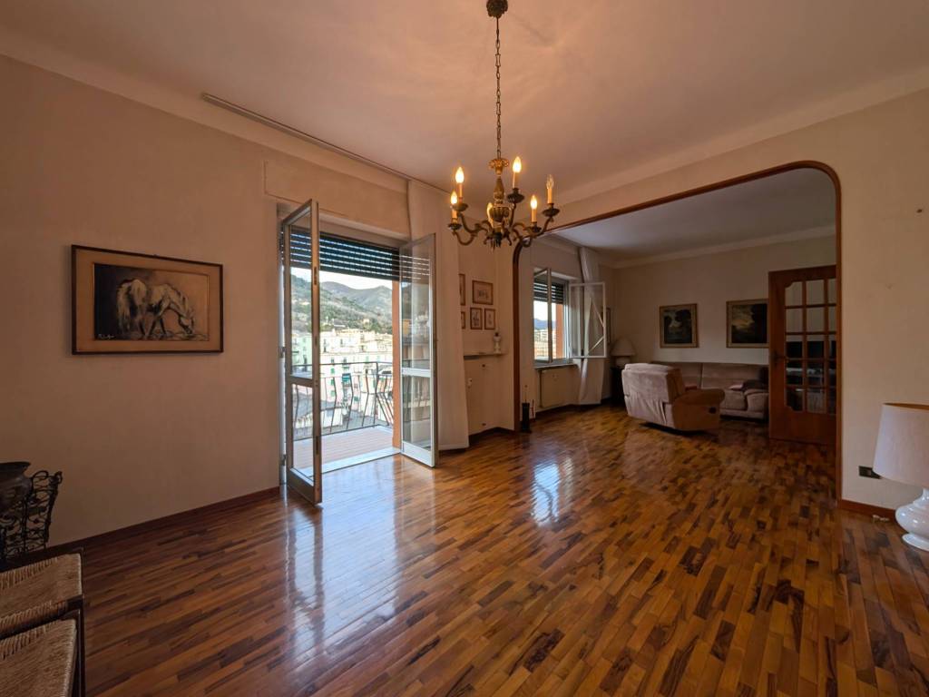 appartamento in vendita a Genova in zona Sestri Ponente