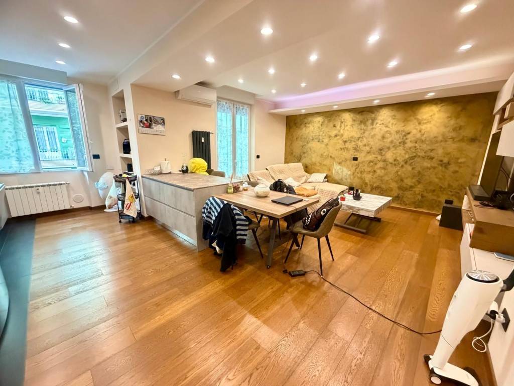 appartamento in vendita a Genova in zona Pegli