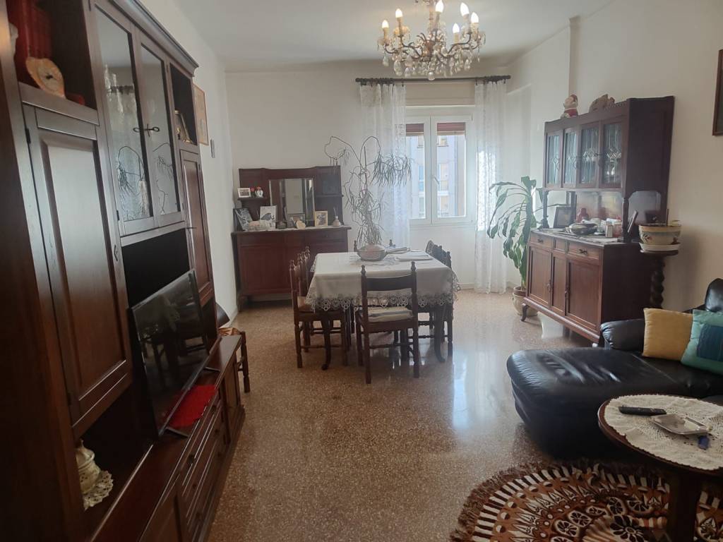 appartamento in vendita a Genova in zona Molassana