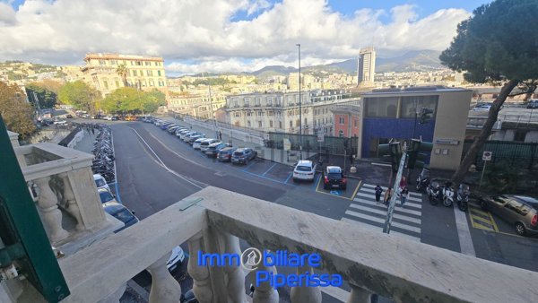 appartamento in vendita a Genova in zona Carignano