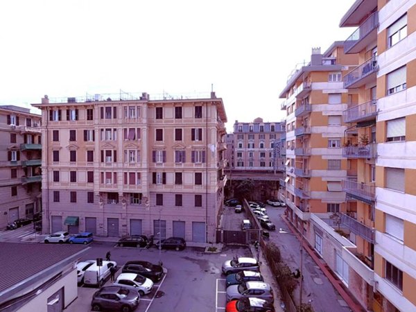 appartamento in vendita a Genova in zona Sampierdarena