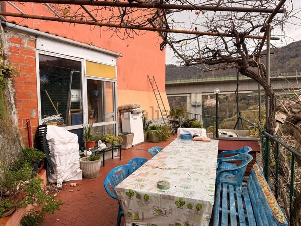 casa semindipendente in vendita a Genova in zona Voltri