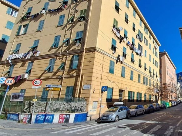 appartamento in vendita a Genova in zona Rivarolo
