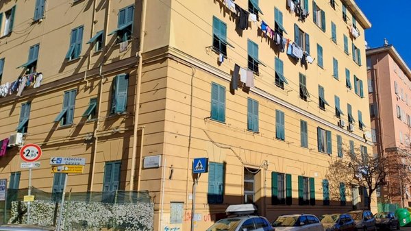appartamento in vendita a Genova in zona Rivarolo