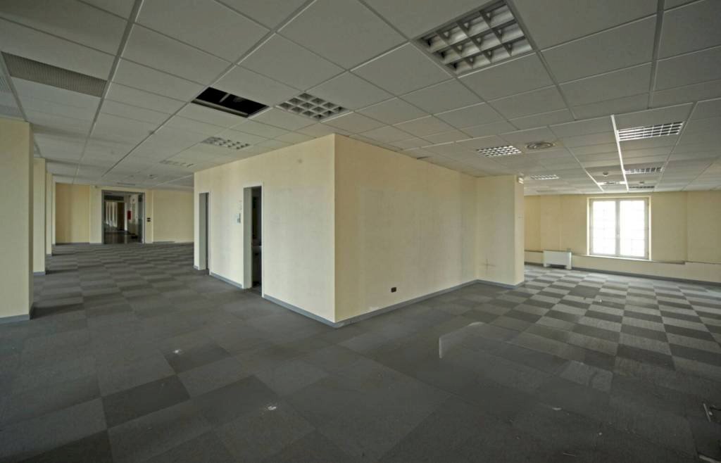 ufficio in vendita a Genova in zona Sampierdarena