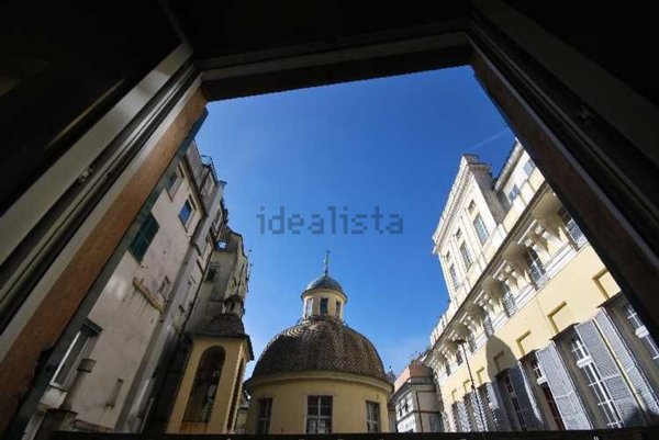 appartamento in vendita a Genova in zona Sottoripa / Maddalena / Molo