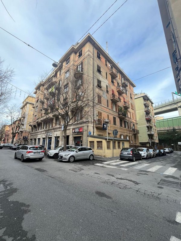 appartamento in vendita a Genova in zona Bolzaneto