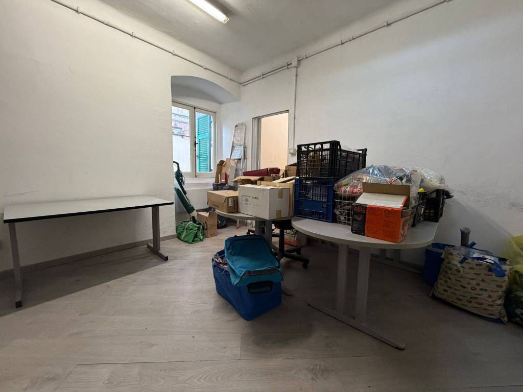 locale commerciale in vendita a Genova in zona Borzoli
