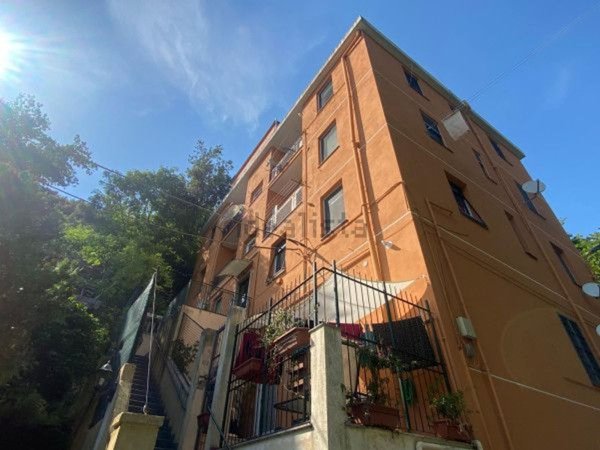 appartamento in vendita a Genova in zona Pegli