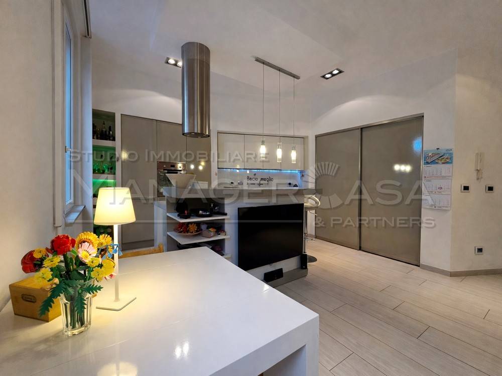 appartamento in vendita a Genova in zona Foce