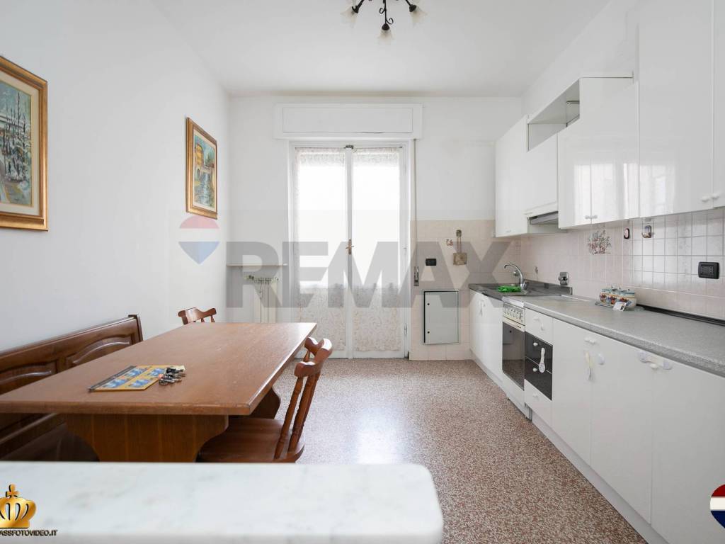 appartamento in vendita a Genova in zona Staglieno