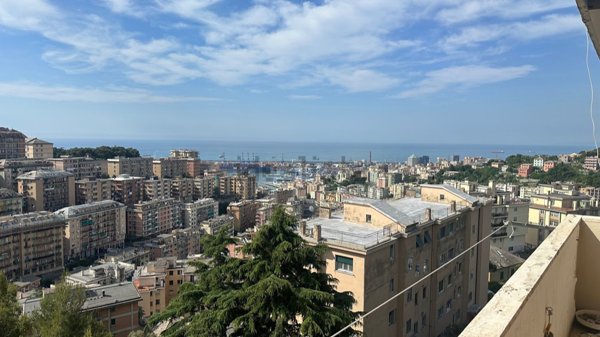 appartamento in vendita a Genova in zona Oregina
