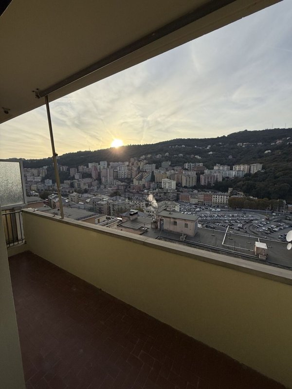 appartamento in vendita a Genova in zona Staglieno